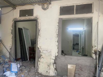 nhà cấp 4 rộng 56m, có sân cổng riêng, không chung chủ.