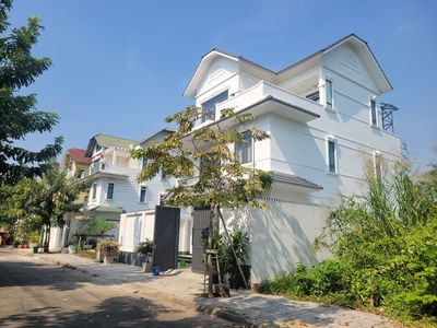 Cho thuê biệt thự Hưng Phú gần Đỗ Xuân Hợp, GlobalCity, Liên Phường