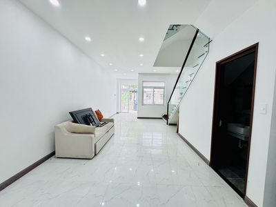 NHÀ PHỐ ROSITA KHANG ĐIỀN - MỚI ĐẸP - 3 TẦNG - 4PN 4WC -SÂN Ô TÔ RIÊNG
