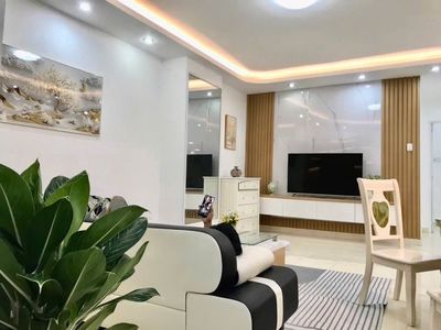 Cho thuê biệt thự 10x20m gần Phạm Văn Đồng, Kha Vạn Cân