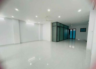 Cho thuê tầng trệt 7x20m giá 16.5triệu VND tại  KDT Vạn Phúc city