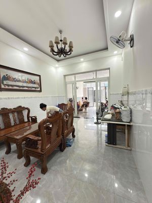 Cho thuê nhà đường 17 Nguyễn Văn Tăng gần bên chợ Gò Công thông UB