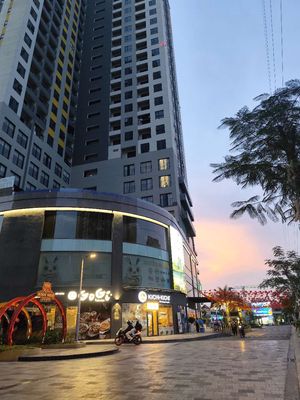 Chủ cho thuê chung cư mới 2pn2wc view hồ bơi mát mẻ