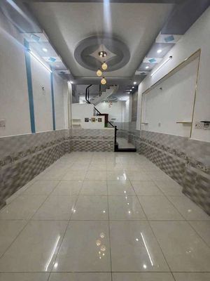 nhà 2 lầu 4 phòng.gần trường học Kim Đồng.