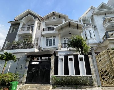 Cho thuê Villa bờ sông sài gòn DTSD 400M2 Đường 30-Gía 40tr/tháng