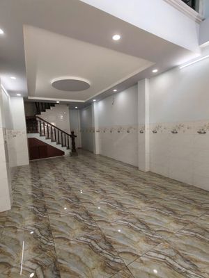 Nhà Nguyên Căn Khu Đường Nội Bộ Tân Vĩnh - 3PN 5WC - Nội Thất Cơ Bản