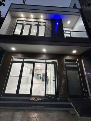 🇻🇳 CHO THUÊ NHÀ 3 TẦNG: LÝ TỰ TRỌNG - NGANG 7M