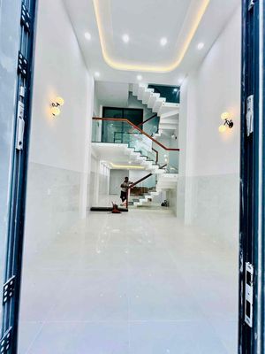 Cho Thuê Nhà DT 4x20m 1Trệt 1Lửng 2Lầu 4Pn 5Wc Sân Thượng Sân Ôtô