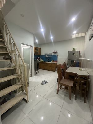 Cho thuê nhà 100m2 3PN, ngay Ngã 4 Thủ Đức, Hẻm oto thông, 11tr/ tháng