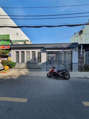 Chín Chủ. Cho Thuê Nhà Mới . 9x30   4pn 3wc