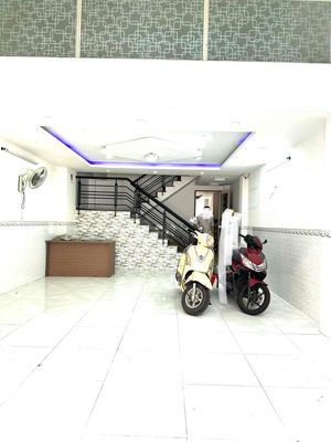 CHO THUÊ TOÀ NHÀ LÀM CHDV 5*25m 6LẦU  HXT PHẠM VĂN BẠcH