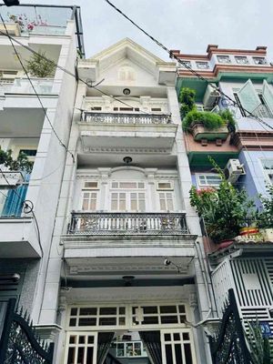 NHÀ HẺM XE TẢI 1358// QUANG TRUNG - 3 TẦNG 3 PHÒNG NGỦ GIÁ 10TR