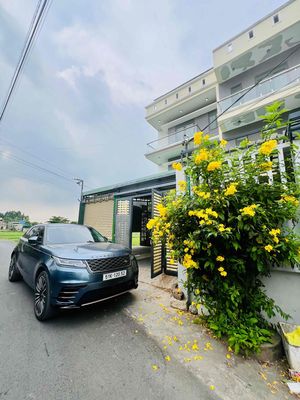 Cho Thuê Nhà Sạch Sẻ DT 6x20 1Trệt 2Lầu 6Pn 7Wc Sân Rộng Ôtô TX13, Q12