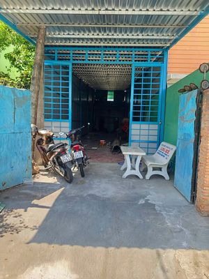 Nhà cho thuê 160m ngã 4 tú điền