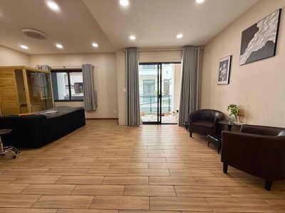 Cho thuê nhà làm Homestay 8PN 8WC khu Sân bay