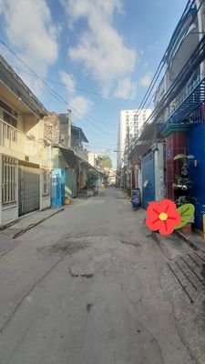 Phòng trọ khu vực an ninh, phòng sạch mới, sử dụng nước máy.