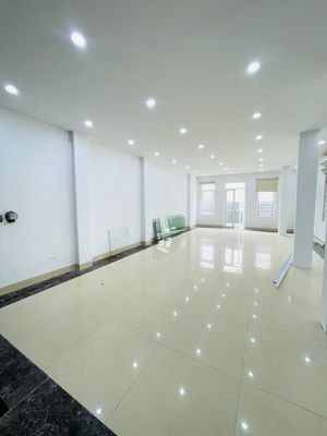 Cho thuê văn phòng lô góc Phố Phạm Tuấn Tài 75m2, giá chỉ 16tr