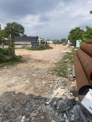 cho thuê bãi đậu xe, hoặc là kho chứa hàng ngoài trời