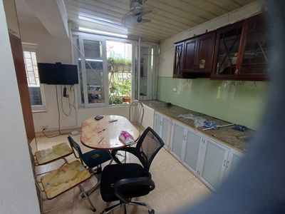 Cho thuê nhà tầng 5 khu tập thể gần Hồ Hoàn Kiếm, phường Chương Dương