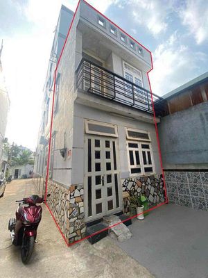 NHÀ NGUYÊN CĂN 1 TRỆT 1 LẦU SẴN NỘI THẤT CƠ BẢN Ở LIỀN GÒ VẤP