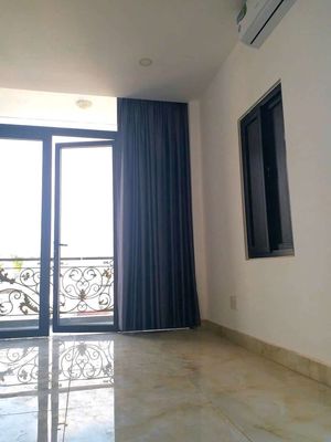 PHÒNG MỚI CÓ BAN CÔNG, MÁY LẠNH NGAY MẶ TIỀN ĐƯỜNG LÊ ĐỨC THỌ