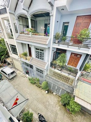 Nhà mới 3 tầng (4x12m) xe hơi đậu cửa gần Aeon Mall Tân Phú