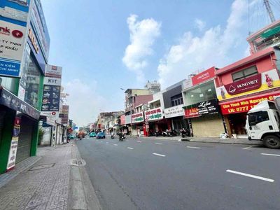 Cho thuê nhà mặt tiền đường Nguyễn Kiệm, P.9, Phú Nhuận _ Gần sân bay
