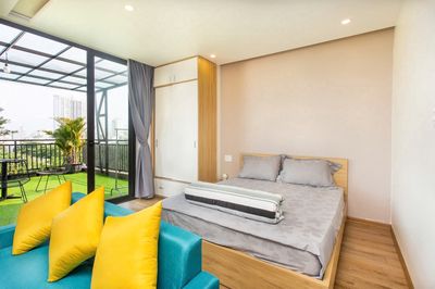 CHO THUÊ CĂN HỘ SÂN VƯỜN 2 BAN CÔNG SIÊU ĐẸP NGAY CẦU RÔNG- GIÁ 15TR