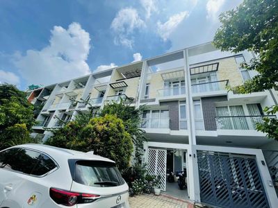 CHO THUÊ NHÀ PHỐ JAMONA QUẬN 7, 5,2x20 TRỆT 3 LẦU 30 TRIỆU/ THÁNG
