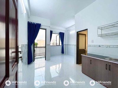 PHÒNG CỬA SỔ TRỜI - ỐP GACH BÓNG LOÁNG - GẦN NGÃ TƯ XÃ