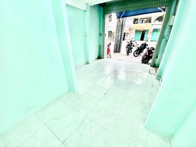 mặt bằng đường 2 chiều gần ngã ba
