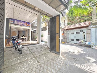 cho thuê mặt bằng trệt kinh doanh tự do phổ Quang