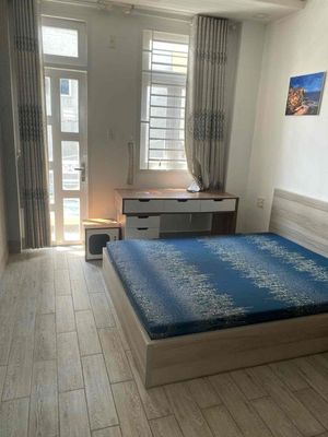 nhà 1 trệt 2 tầng ngay DH Nguyễn tất thành