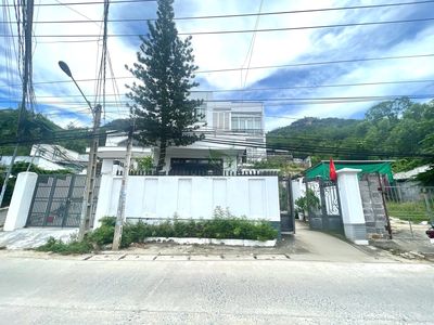 CHO THUÊ NHÀ SÂN VƯỜN 3 TẦNG FULL NỘI THẤT BẮC NHA TRANG