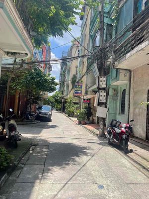 Phòng tầng 4 vệ sinh chung số 37 ngõ 259 phố vọng oto đỗ cửa