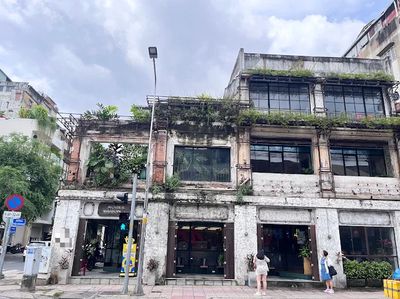 GÓC 2 MẶT TIỀN Ngang 16m - TRỐNG SUỐT - 124 Trần Hưng Đạo, Quận 5