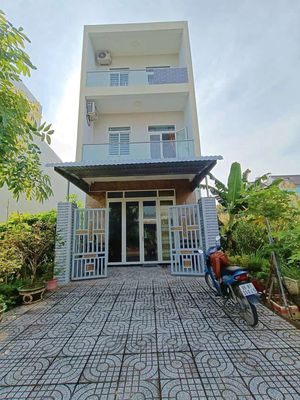 Cho Thuê Nhà Trệt 2 Lầu Sân Thượng KDC Cửu Long, Cần Thơ