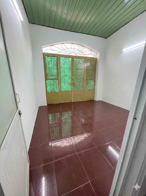 Nhà mặt tiền. 1 trệt 1 lầu. 4pn. 2wc