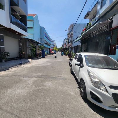 Cho thuê nhà văn cao, 4 tầng, 4 x 18m( DTSD: 288m2), hẻm xe hơi