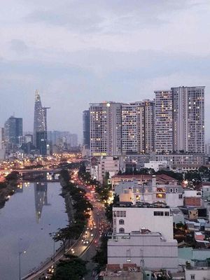 Căn hộ 2PN 2WC 80m2 view đẹp Bến Vân Đồn