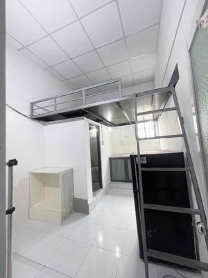 Phòng duplex ( cách trường đh Văn Lang cs3 50m)