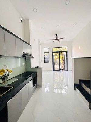 Nhà 1 Trệt 2 Lầu Sân Thượng 3PN Hẻm Xe Hơi Đường Số Lâm Văn Bền