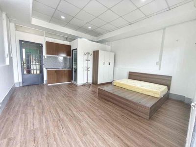 chính chủ cho thuê phòng 30m2 ban công rộng thoáng 5tr