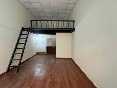 Trọ Giá Rẻ gác cao 1m6 ngay Sư Vạn Hạnh - Bách Khoa - Lý Thường Kiệt