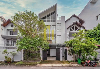 VILLA PHỐ NGUYỄN VĂN HƯỞNG 400M2 HIỆN ĐẠI - GIÁ 110 TRIỆU ĐÃ GỒM VAT