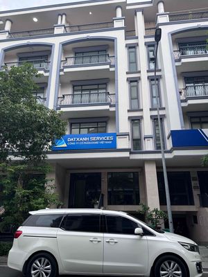 Cho thuê nhà 1 hầm, 1 trệt, 4 lầu, thang máy ở Vạn Phúc