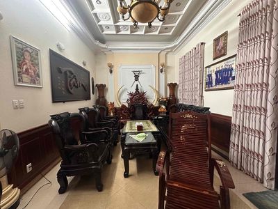 Biệt thự 8x20 đúc 3 lầu có hầm cách Lê Thị Riêng 100m