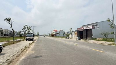 Cho thuê kho 150m2 mặt tiền đường