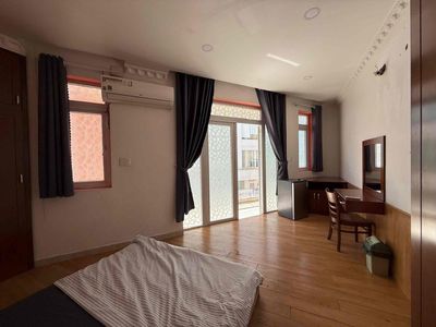 CHO NỮ THUÊ PHÒNG BAN CÔNG FULL NỘI THẤT VIEW CÔNG VIÊN GIA ĐỊNH