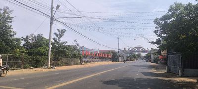 cho thuê 900m2  đất mặt tiền 20m đường  Y Wang gần  cổng chào  Eakao